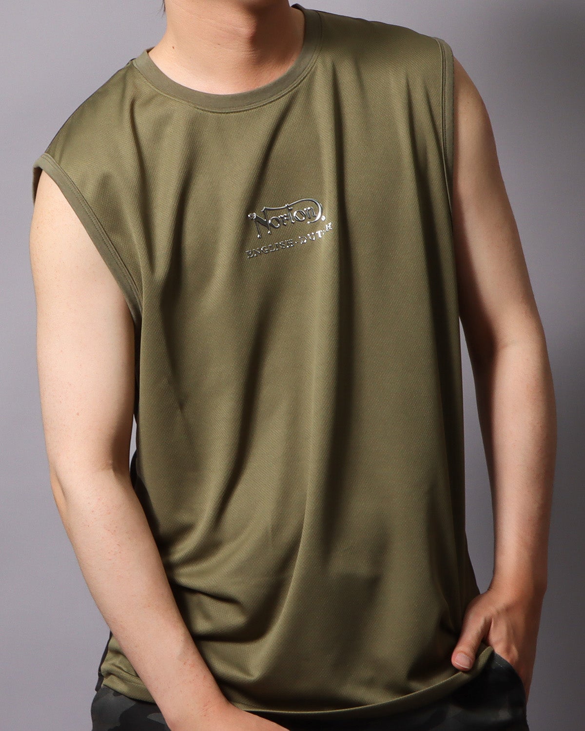 カーキ：178cm/75kg(Lサイズ着用)