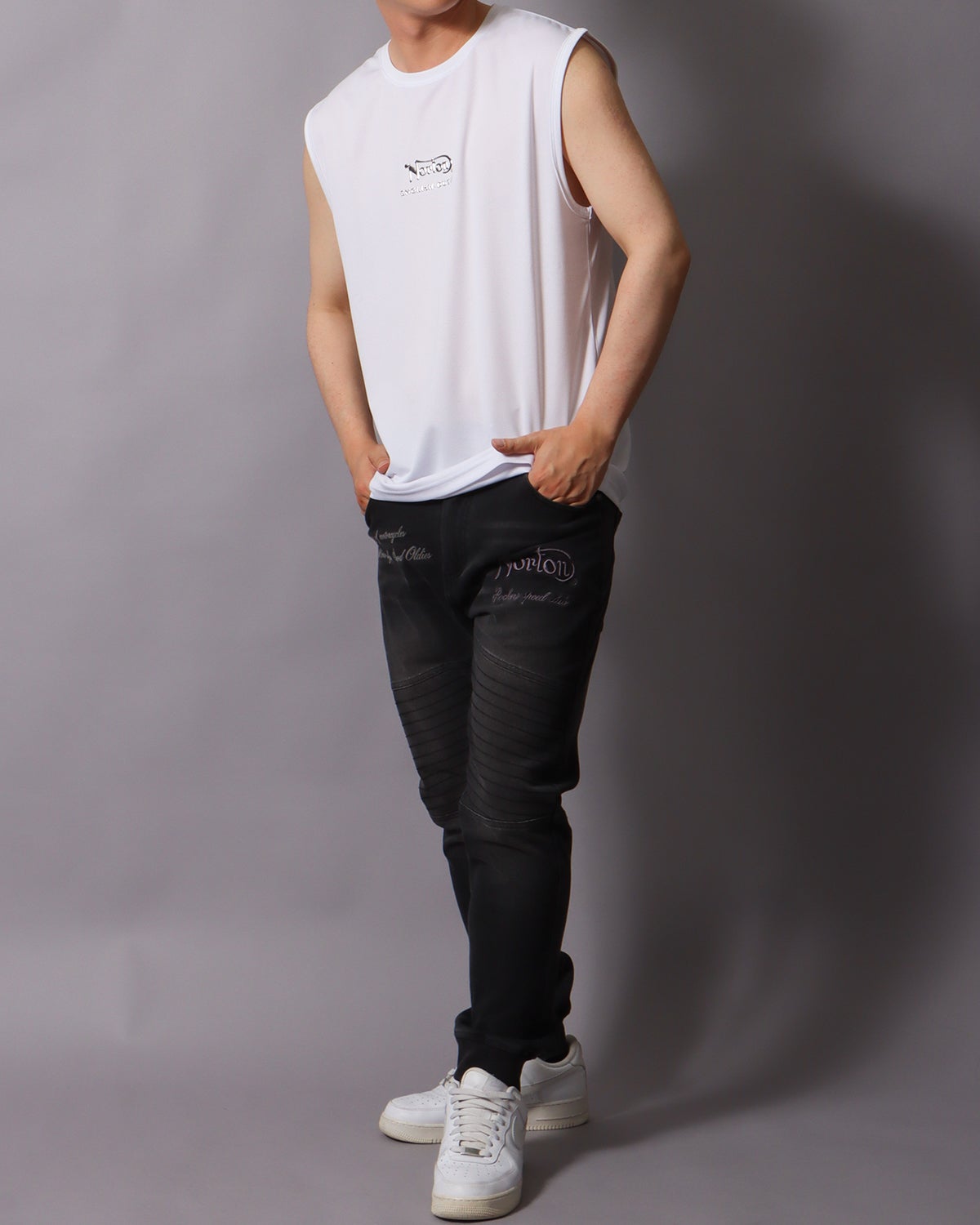 ホワイト：178cm/75kg(Lサイズ着用)