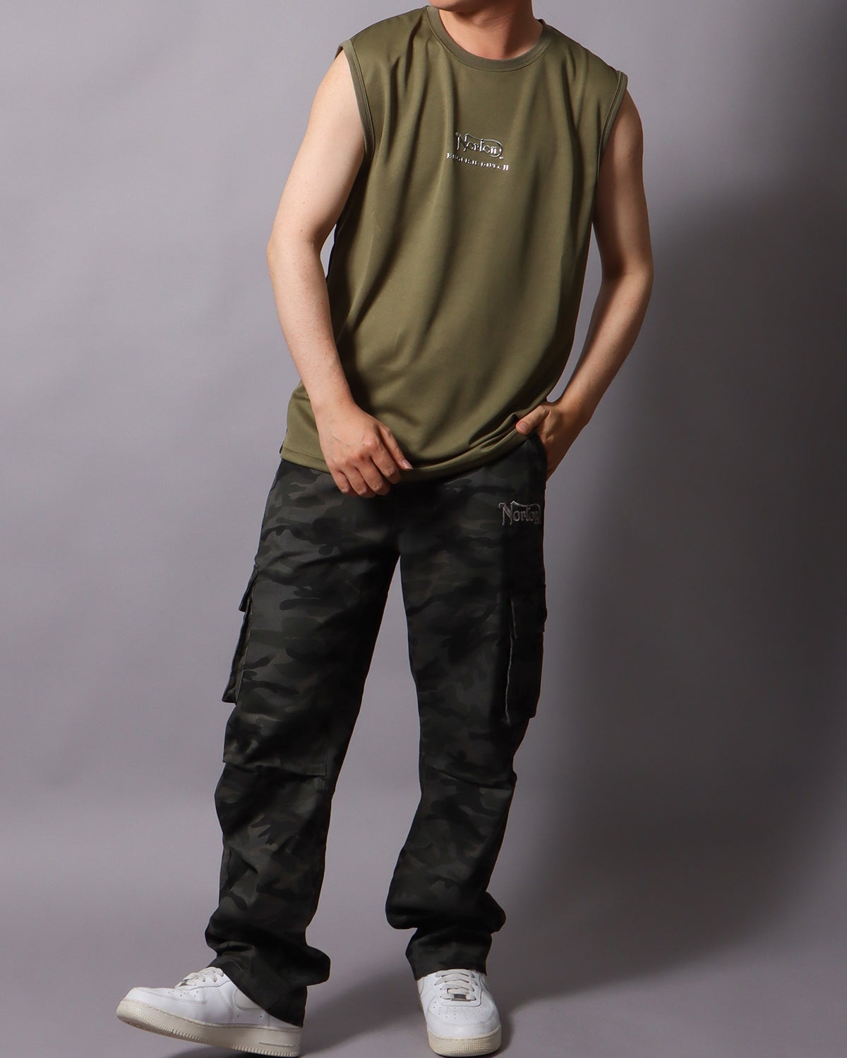 カーキ：178cm/75kg(Lサイズ着用)