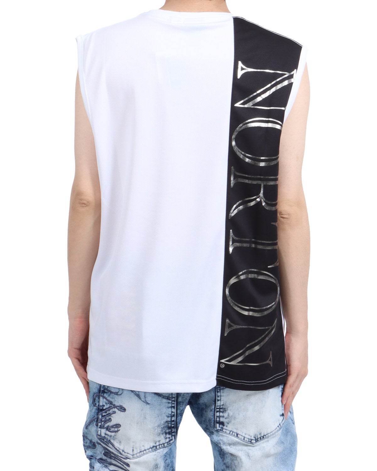 ホワイト：173cm63kg(Lサイズ着用)