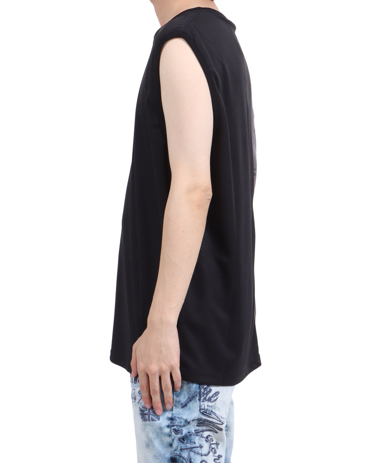 ブラック：173cm63kg(Lサイズ着用)