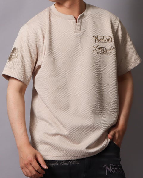 ベージュ：178cm/75kg(Lサイズ着用)