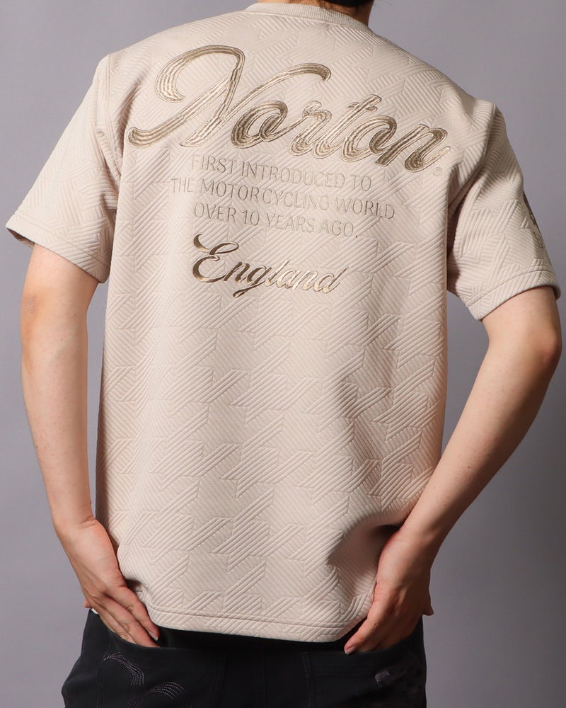 ベージュ：178cm/75kg(Lサイズ着用)