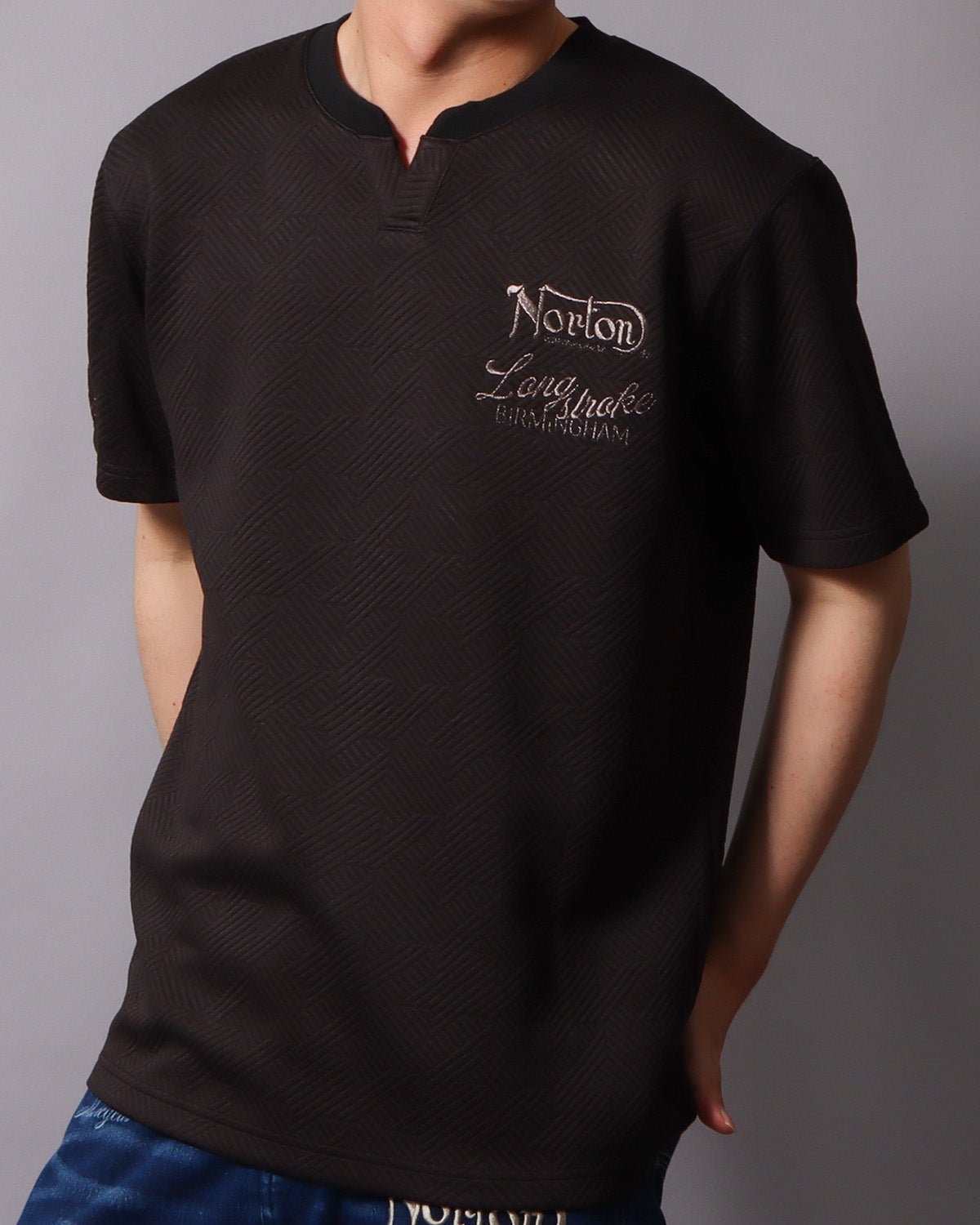 Norton] ブリスター ジャカード ラメ 刺繍 キーネック T | PEET ONLINE
