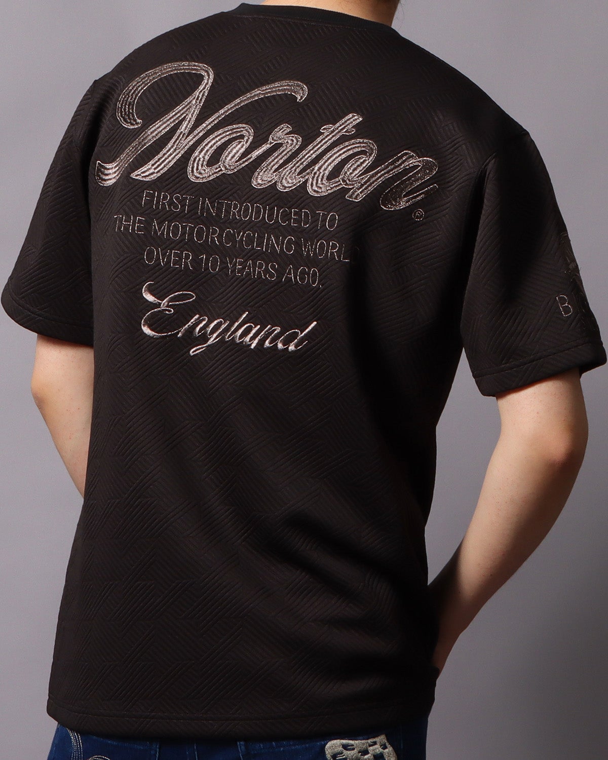 ブラック：178cm/75kg(Lサイズ着用)