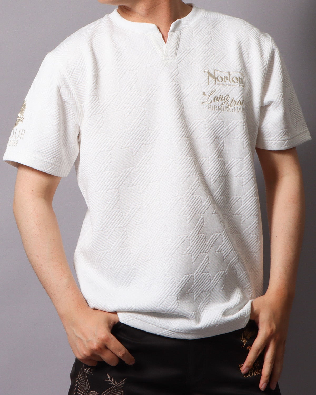 Norton] ブリスター ジャカード ラメ 刺繍 キーネック T | PEET ONLINE
