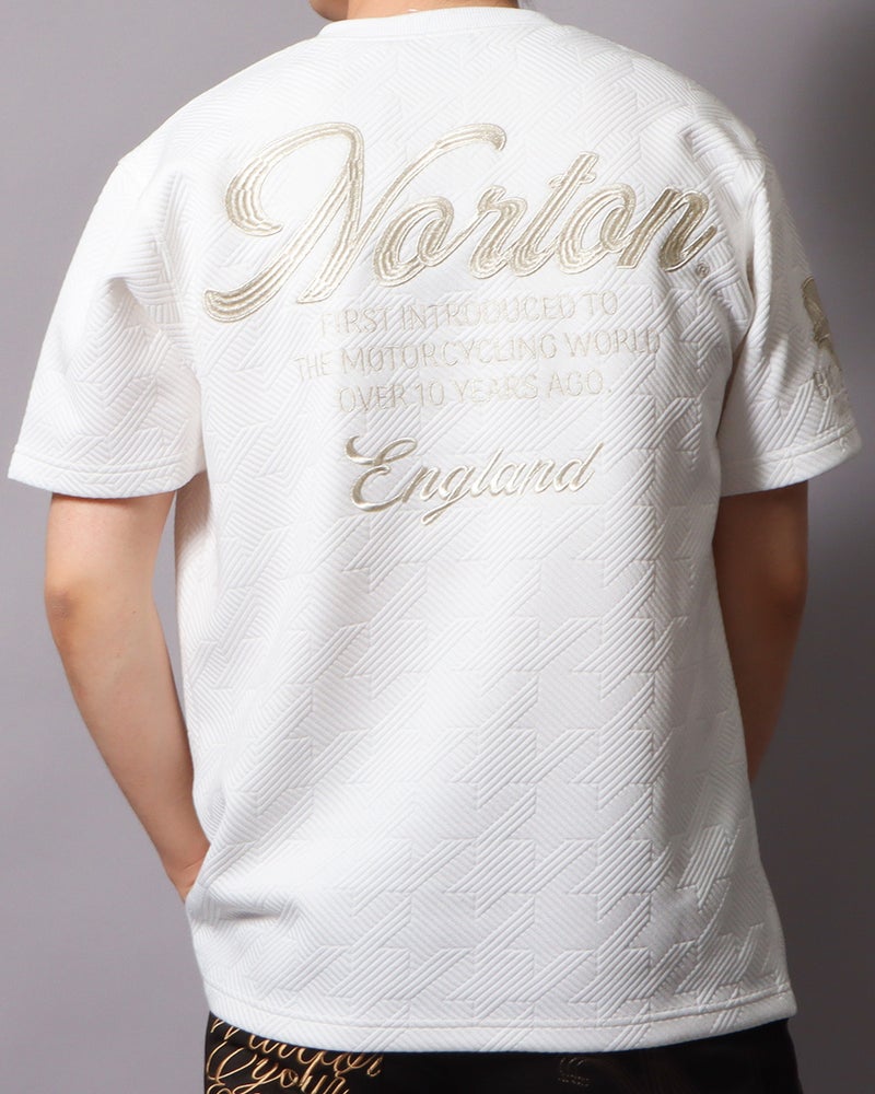 ホワイト：178cm/75kg(Lサイズ着用)