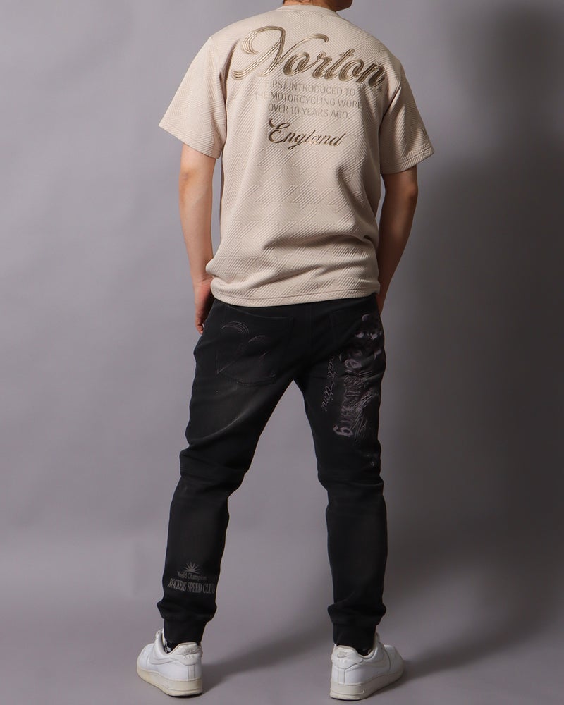 ベージュ：178cm/75kg(Lサイズ着用)