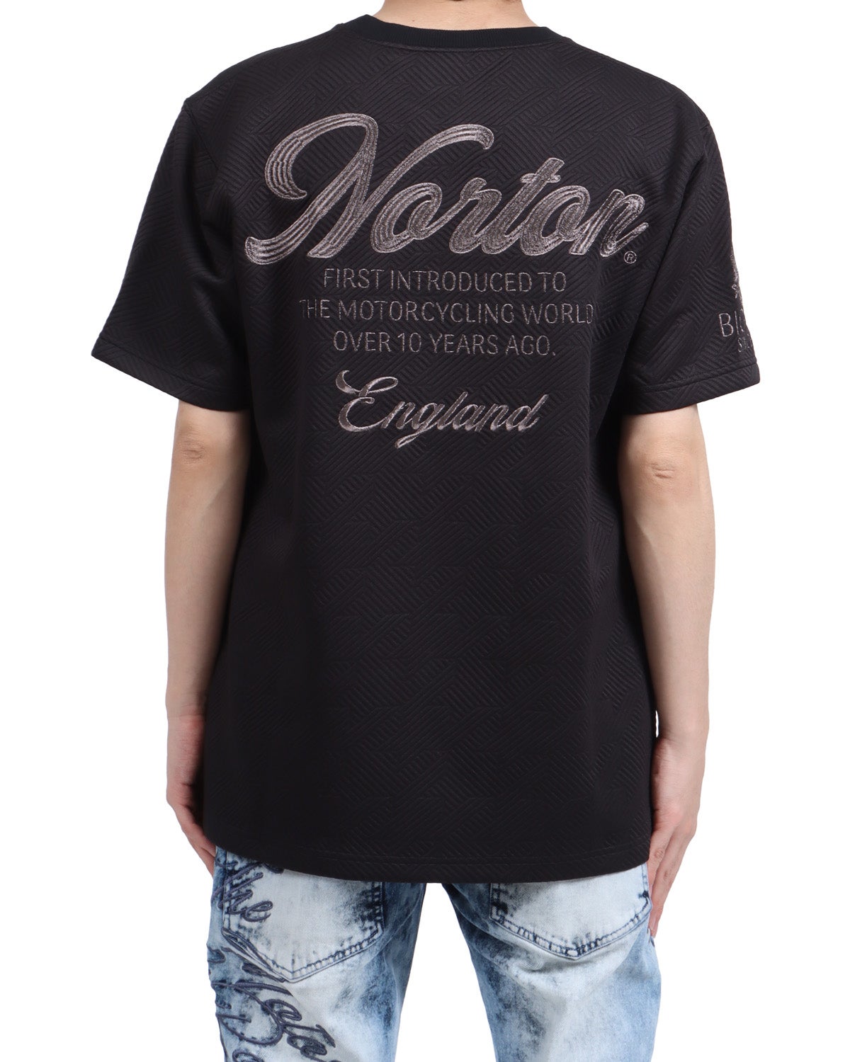 ブラック：173cm63kg(Lサイズ着用)