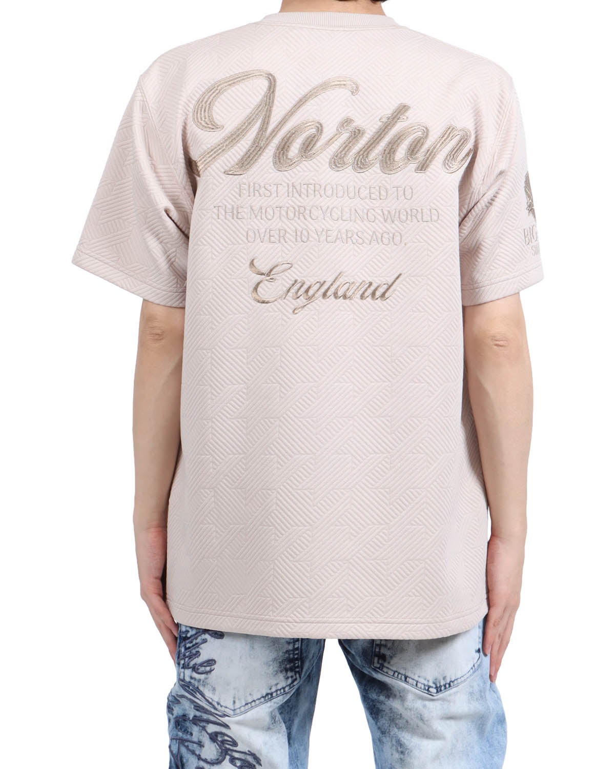 ベージュ：173cm63kg(Lサイズ着用)