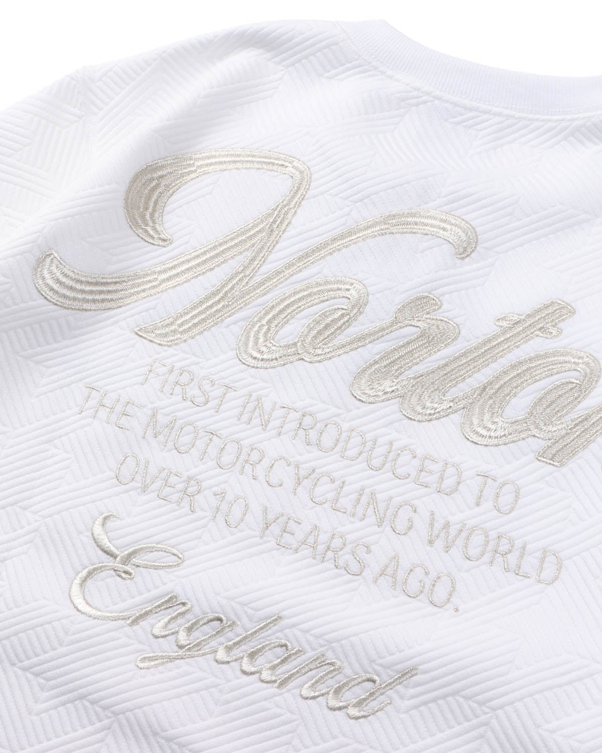 Norton] ブリスター ジャカード ラメ 刺繍 キーネック T | PEET ONLINE