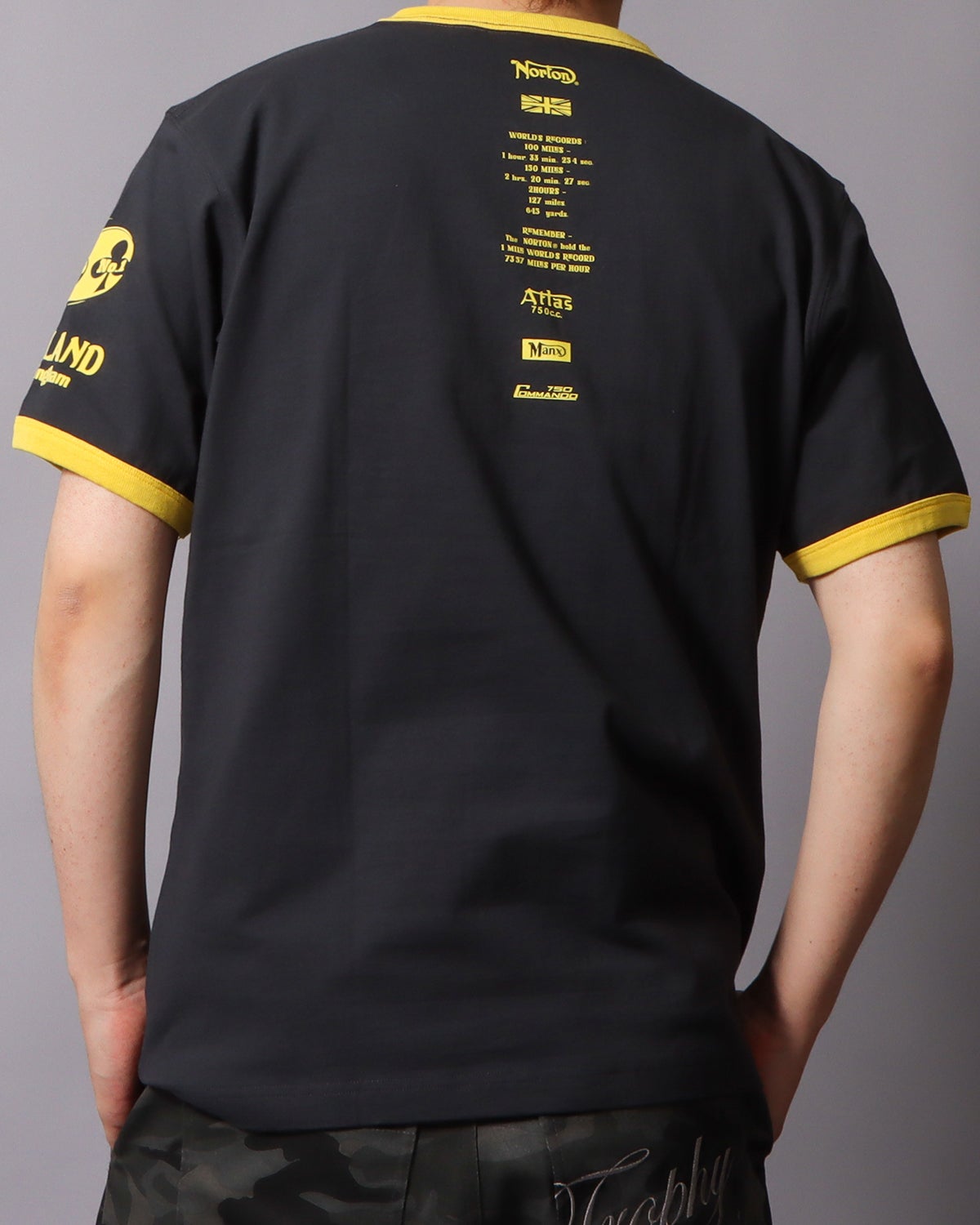 チャコール：178cm/75kg(Lサイズ着用)