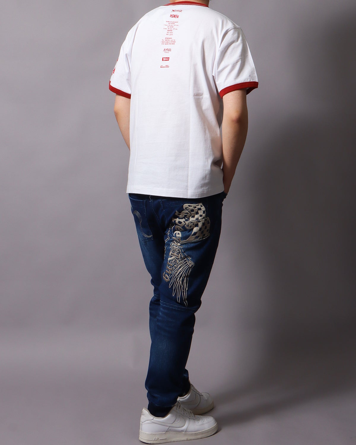 ホワイト：178cm/75kg(Lサイズ着用)