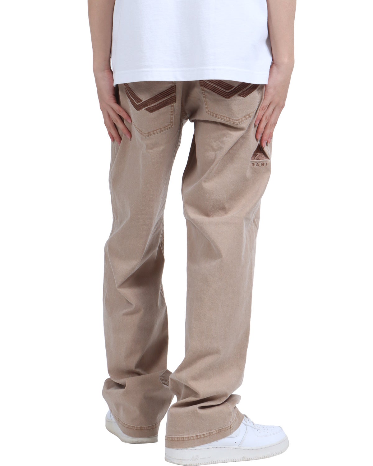 ベージュ：173cm63kg(Lサイズ着用)