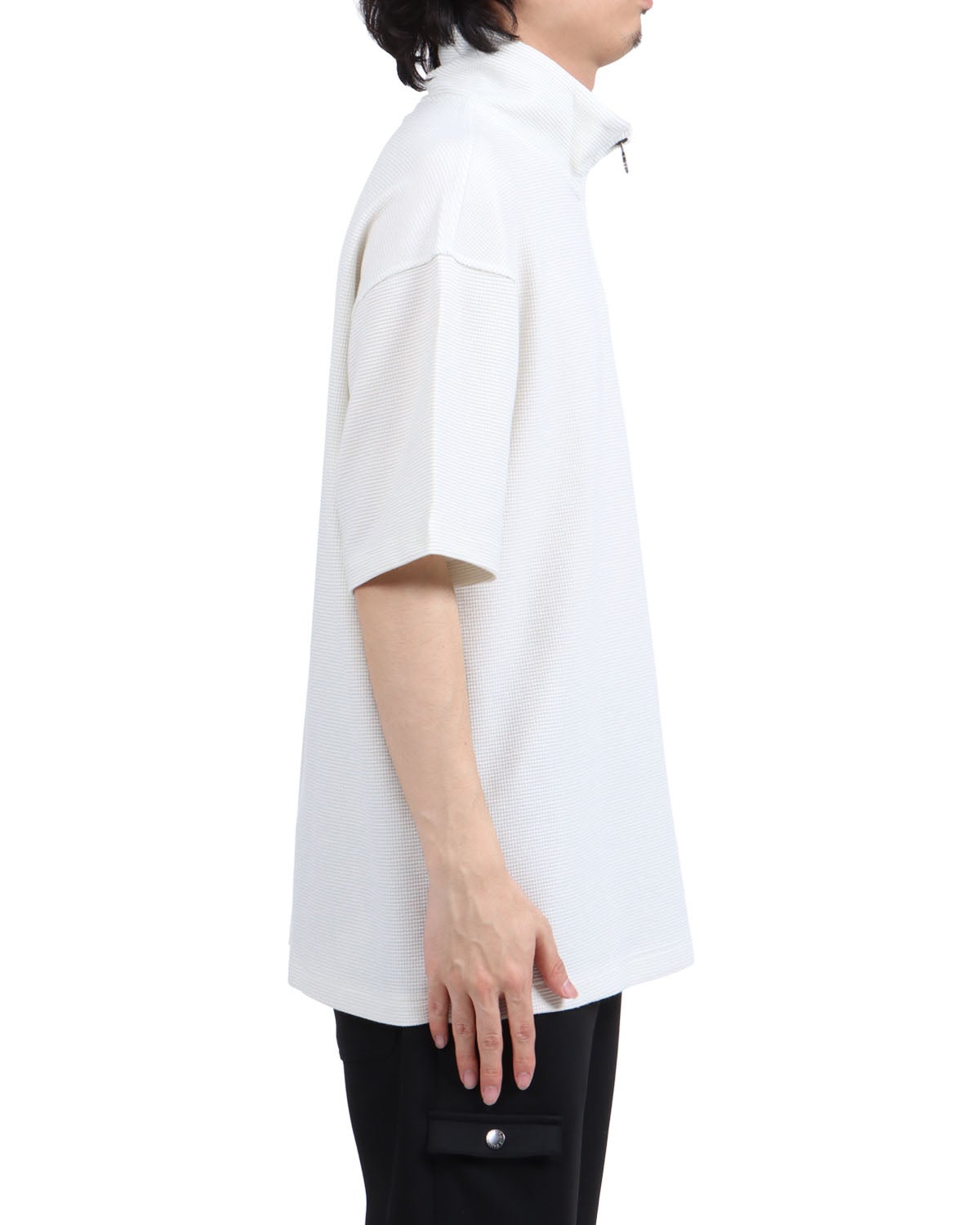 ホワイト：173cm63kg(Lサイズ着用)