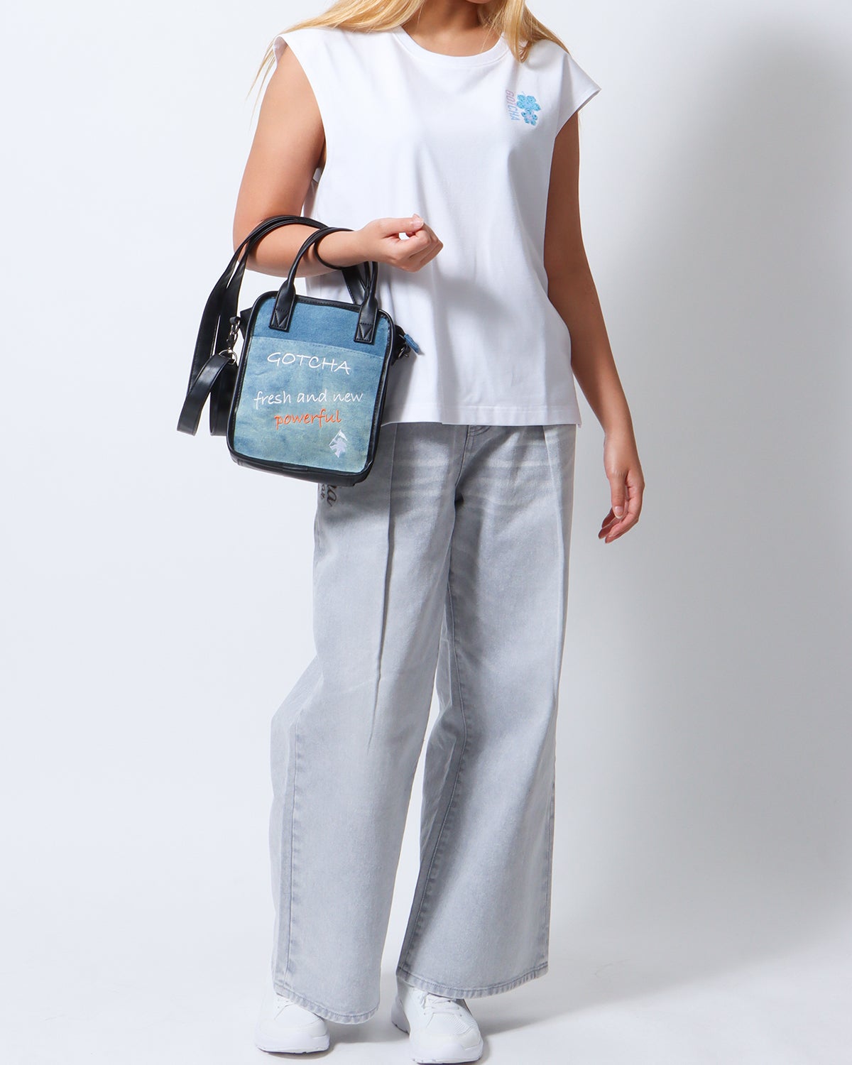 ホワイト：167cm(Lサイズ着用)