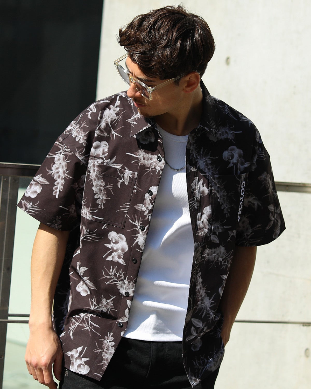 ブラック：180cm/70kg(Lサイズ着用)