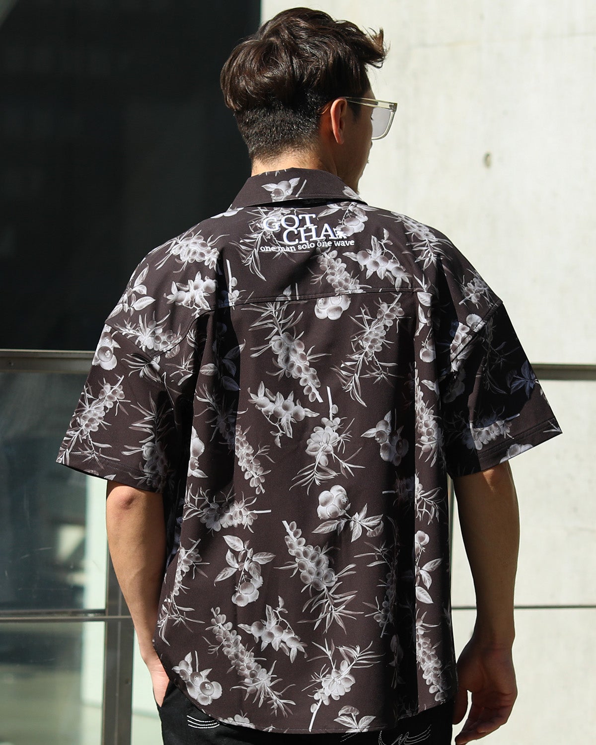 ブラック：180cm/70kg(Lサイズ着用)