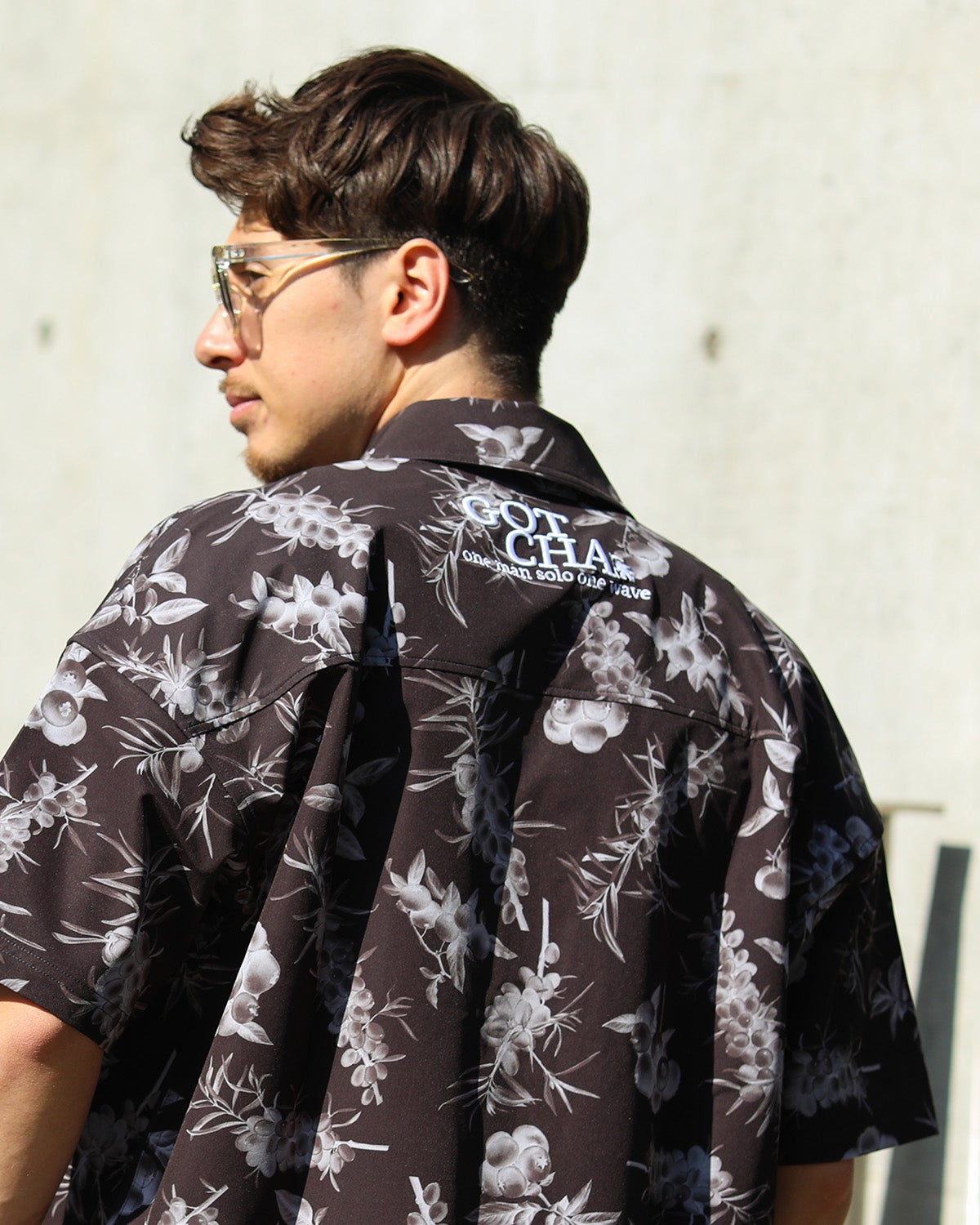 ブラック：180cm/70kg(Lサイズ着用)