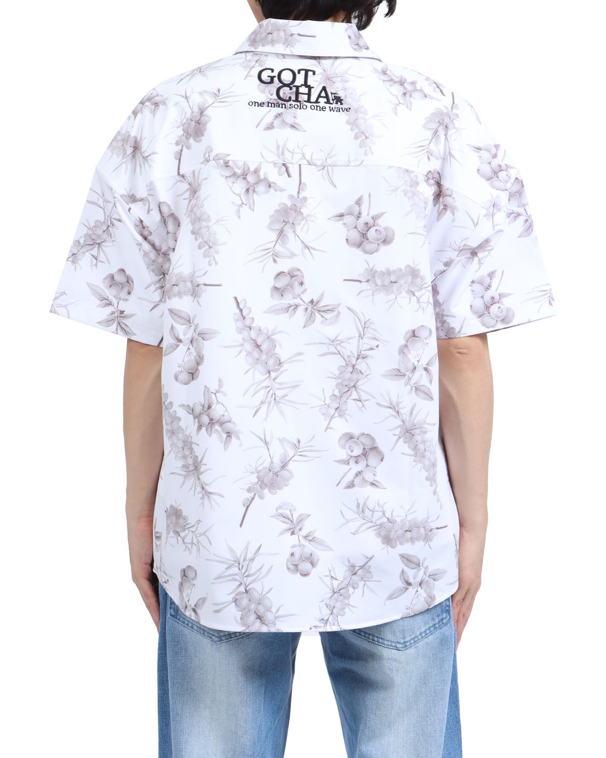 ホワイト：173cm63kg(Lサイズ着用)