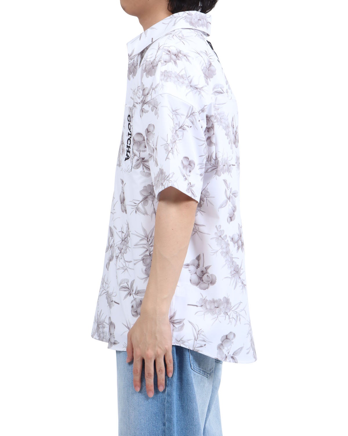 ホワイト：173cm63kg(Lサイズ着用)