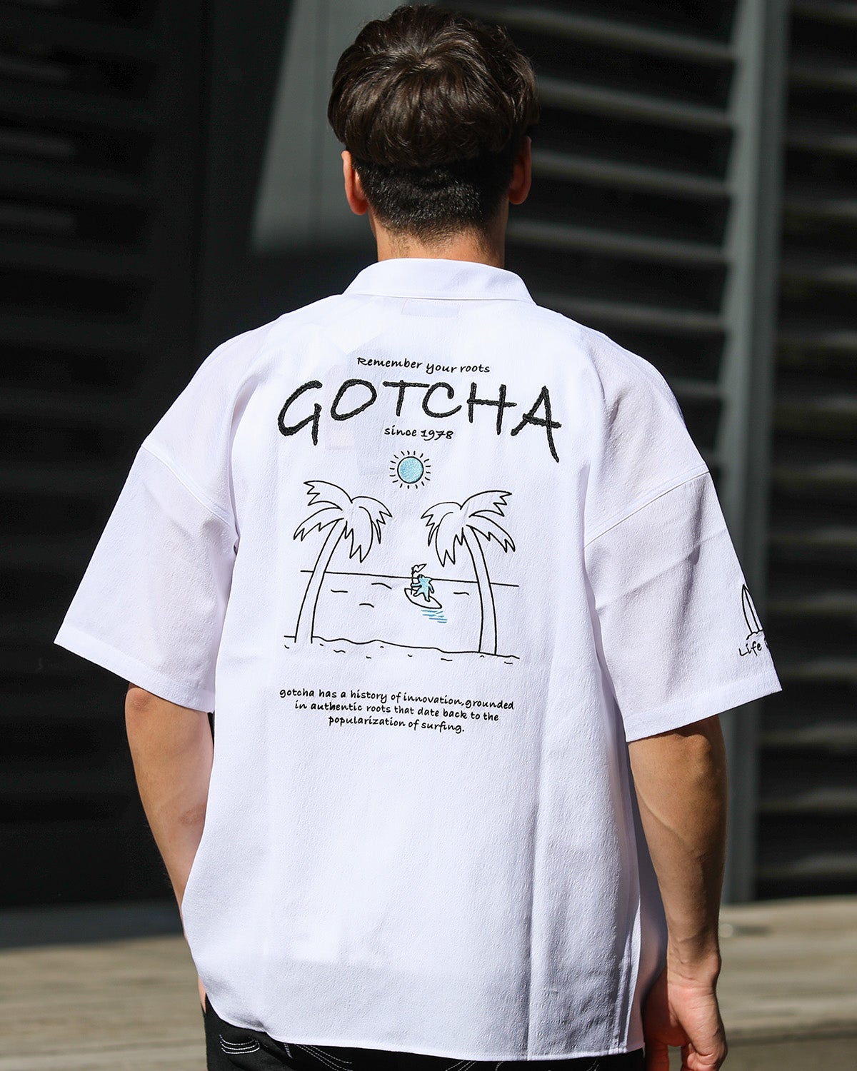 ホワイト：180cm/70kg(Lサイズ着用)