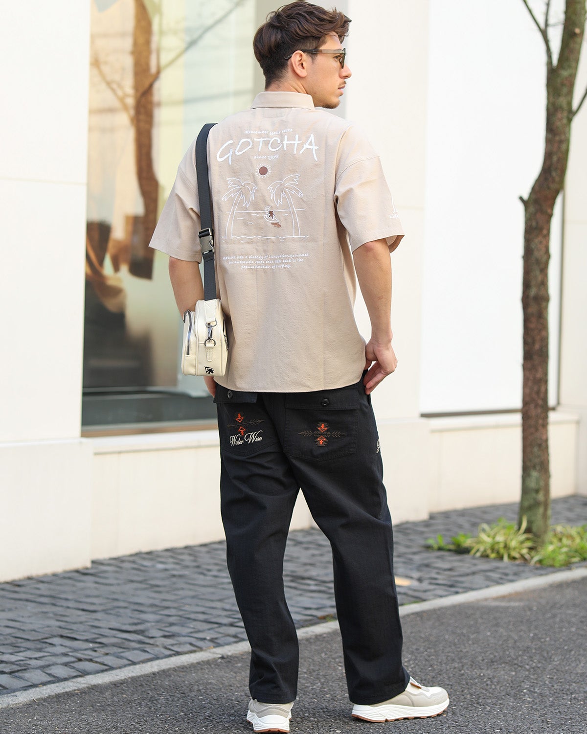 ベージュ：180cm/70kg(Lサイズ着用)