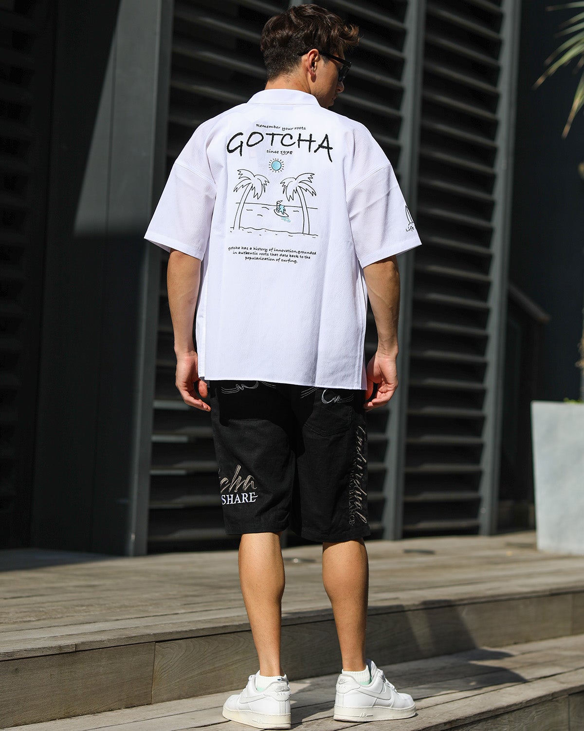 ホワイト：180cm/70kg(Lサイズ着用)