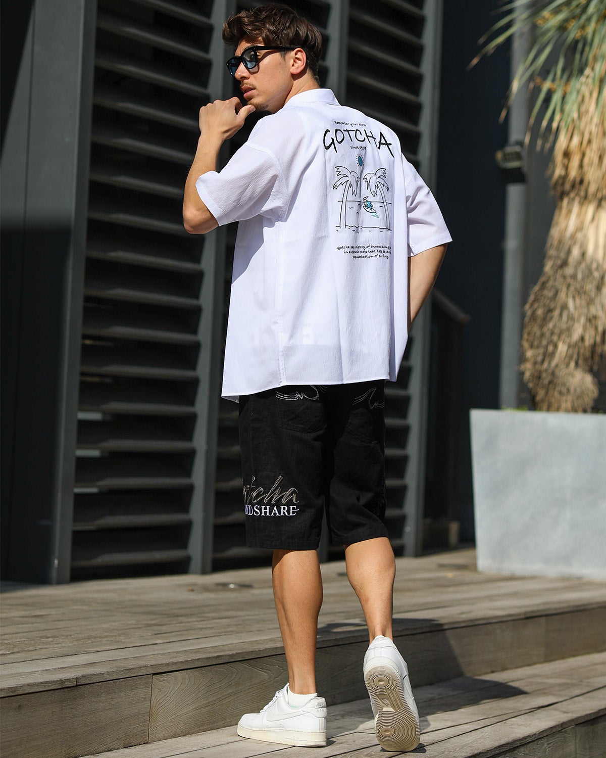 ホワイト：180cm/70kg(Lサイズ着用)