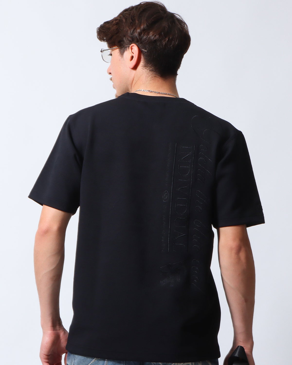 ブラック:180cm70kg(Lサイズ着用)