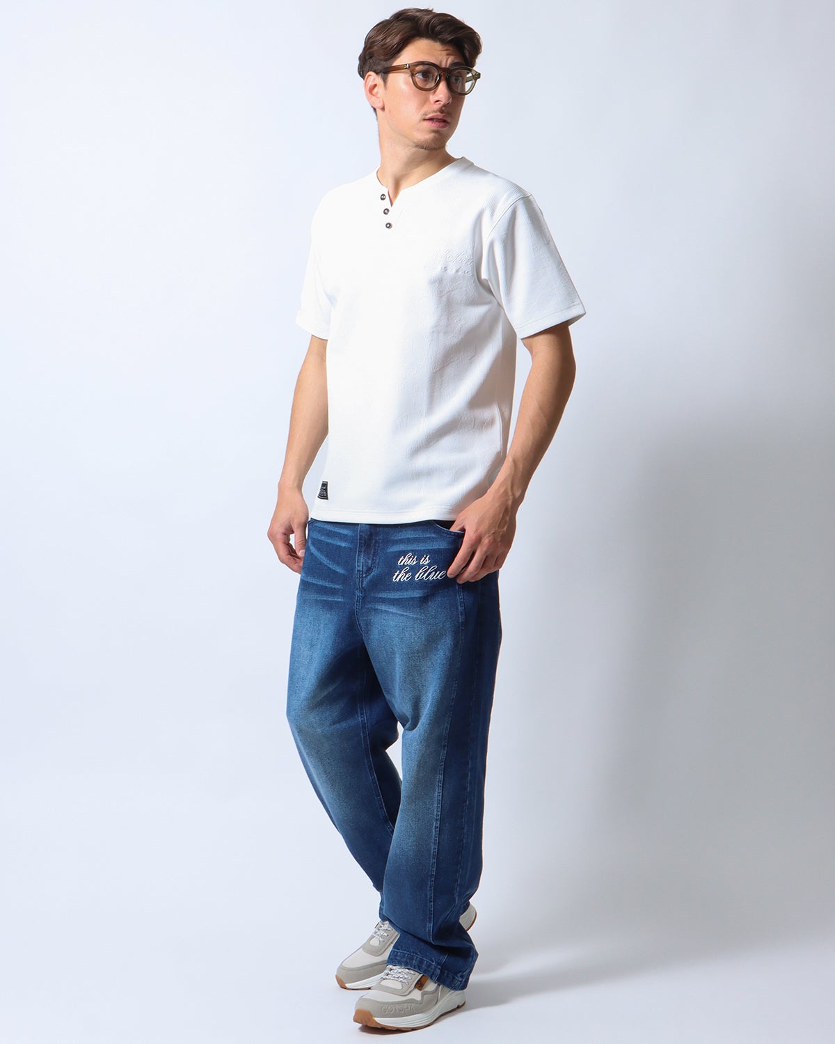 ホワイト:180cm70kg(Lサイズ着用)