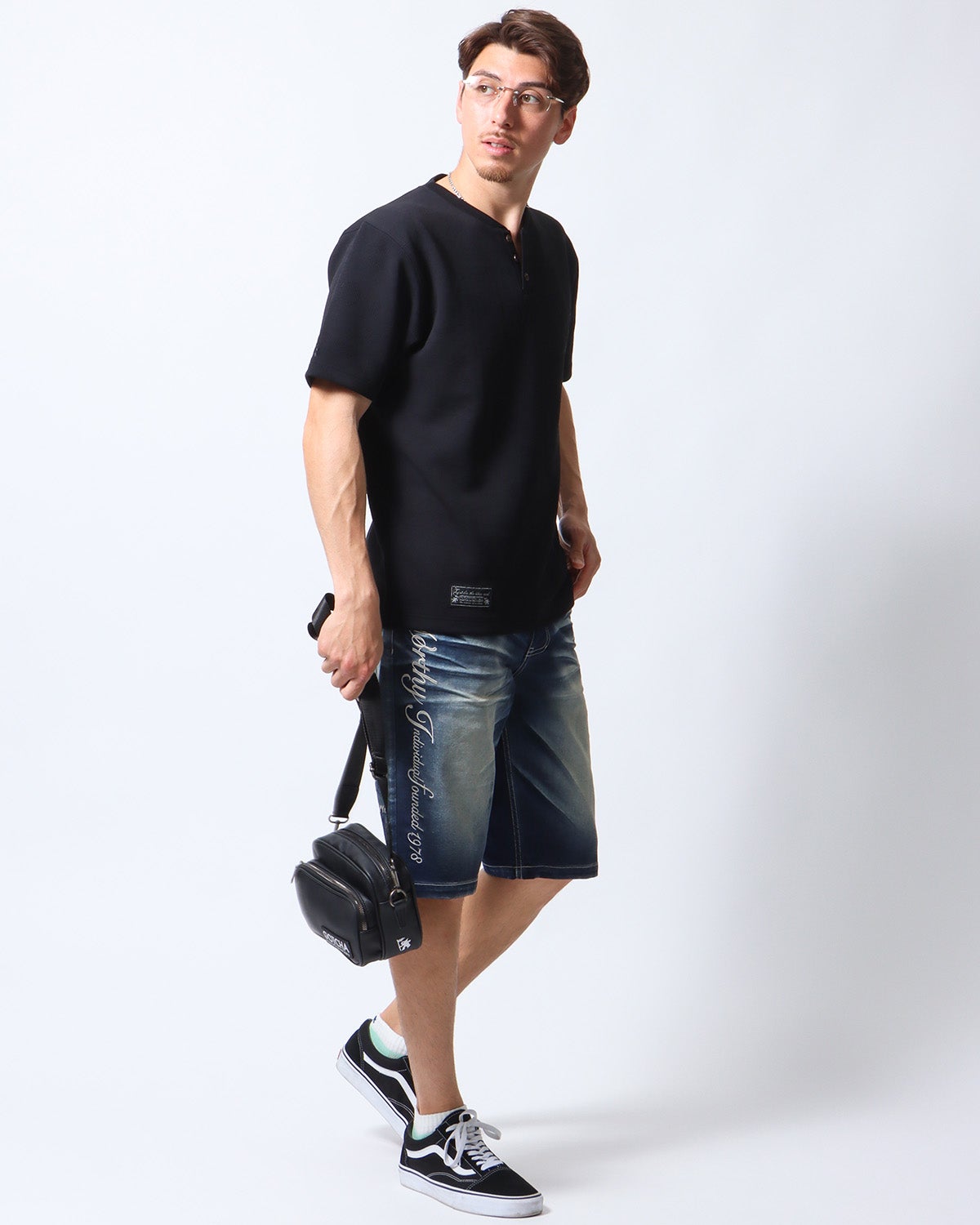 ブラック:180cm70kg(Lサイズ着用)