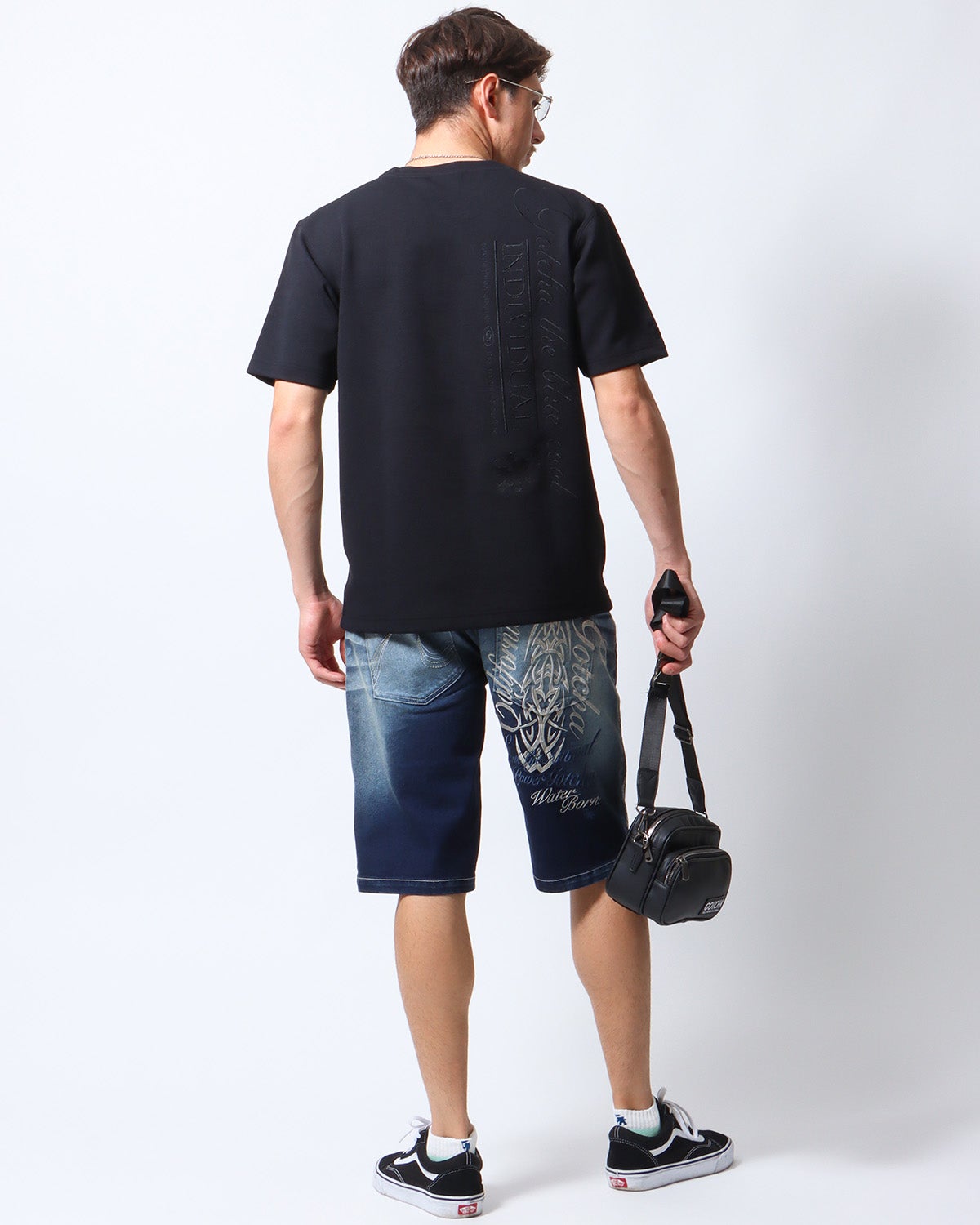 ブラック:180cm70kg(Lサイズ着用)