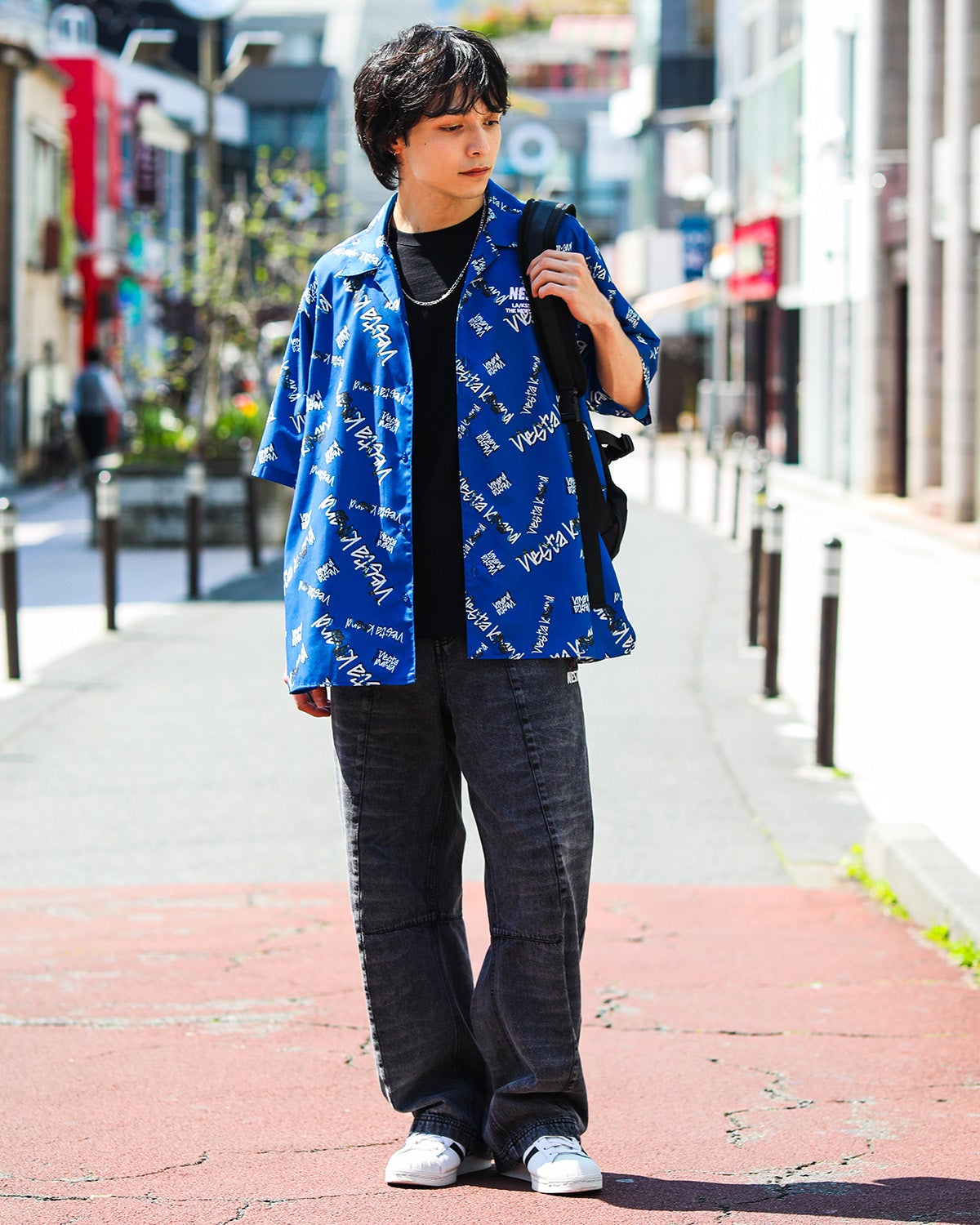 ロイヤルブルー：175cm(Mサイズ着用)