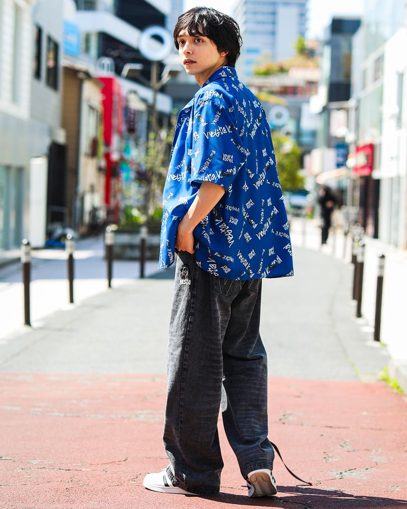 ロイヤルブルー：175cm(Mサイズ着用)