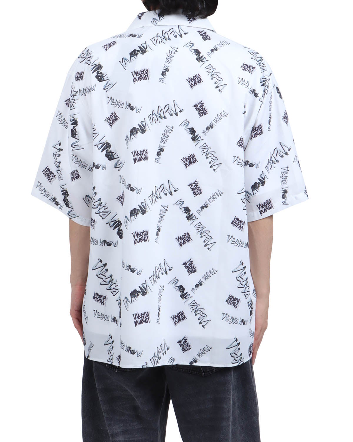 ホワイト：173cm63kg(Lサイズ着用)