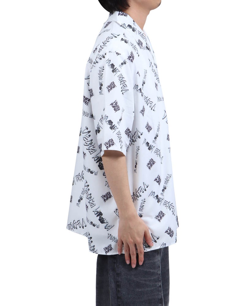 ホワイト：173cm63kg(Lサイズ着用)