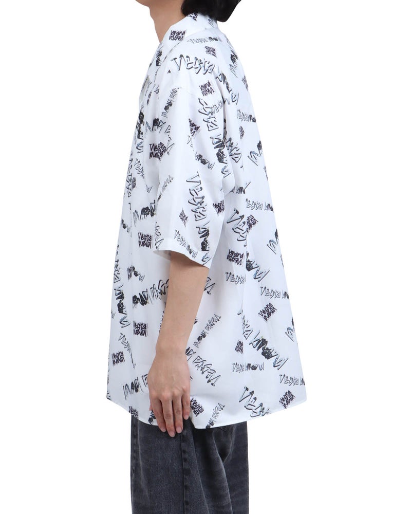 ホワイト：173cm63kg(Lサイズ着用)