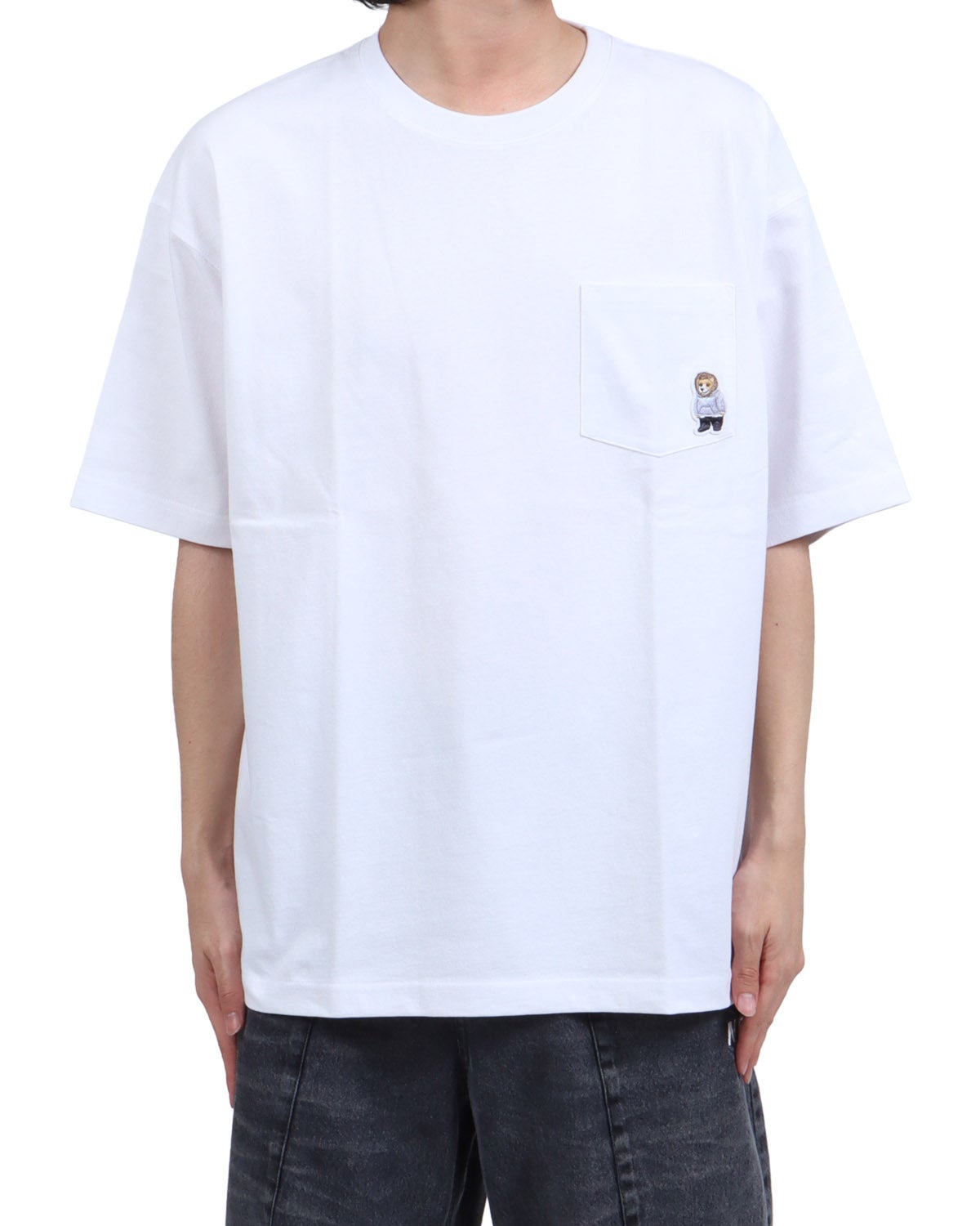 ホワイト：173cm63kg(Lサイズ着用)