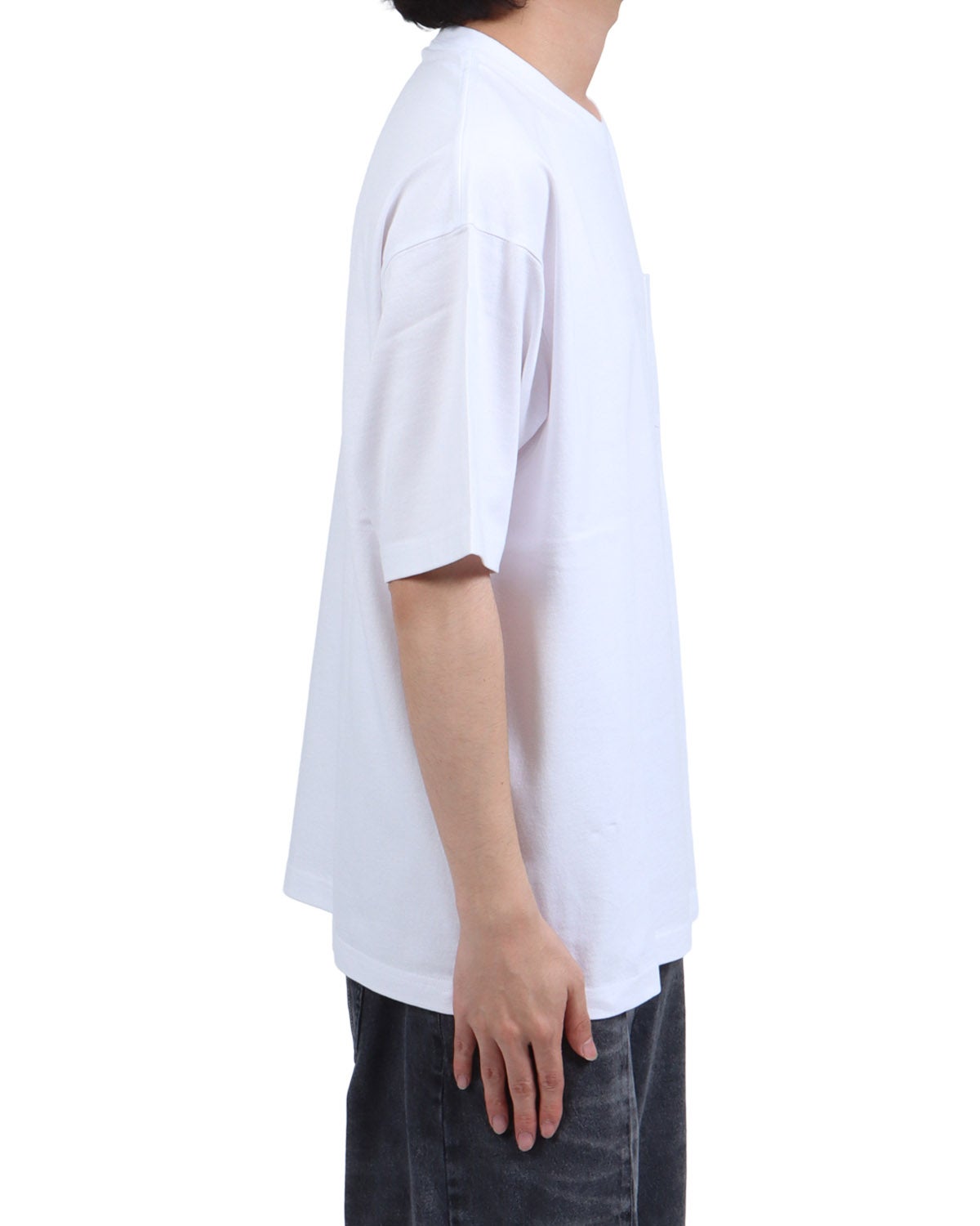 ホワイト：173cm63kg(Lサイズ着用)