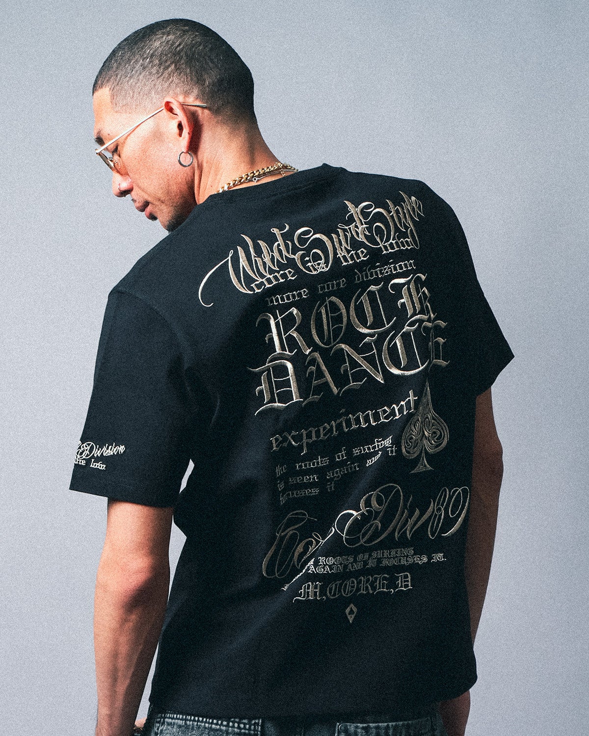 ブラック：183cm(Lサイズ着用)