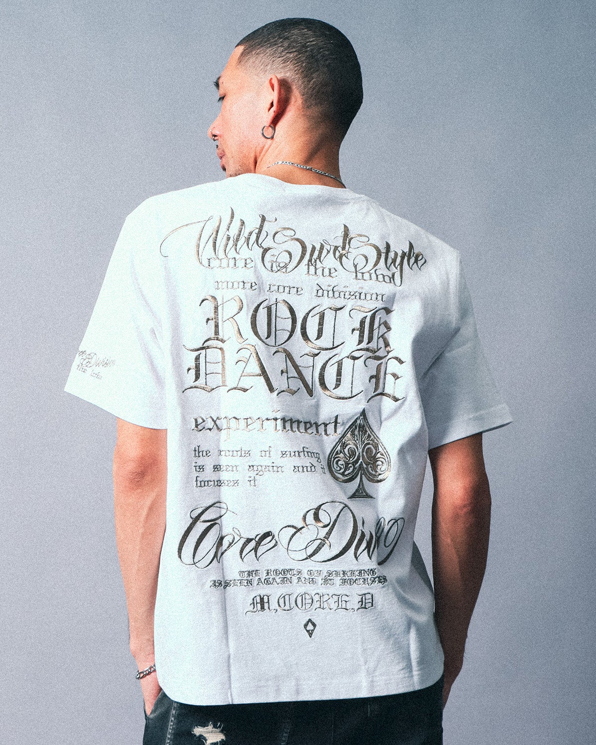 ホワイト：183cm(XLサイズ着用)