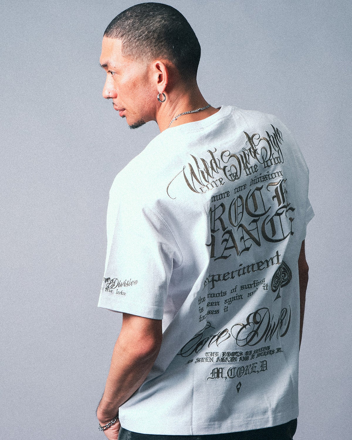 ホワイト：183cm(XLサイズ着用)