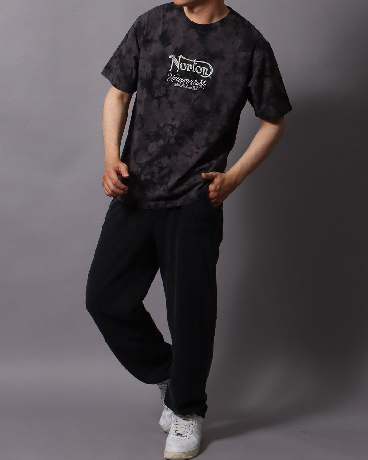 ブラック：178cm/75kg(Lサイズ着用)