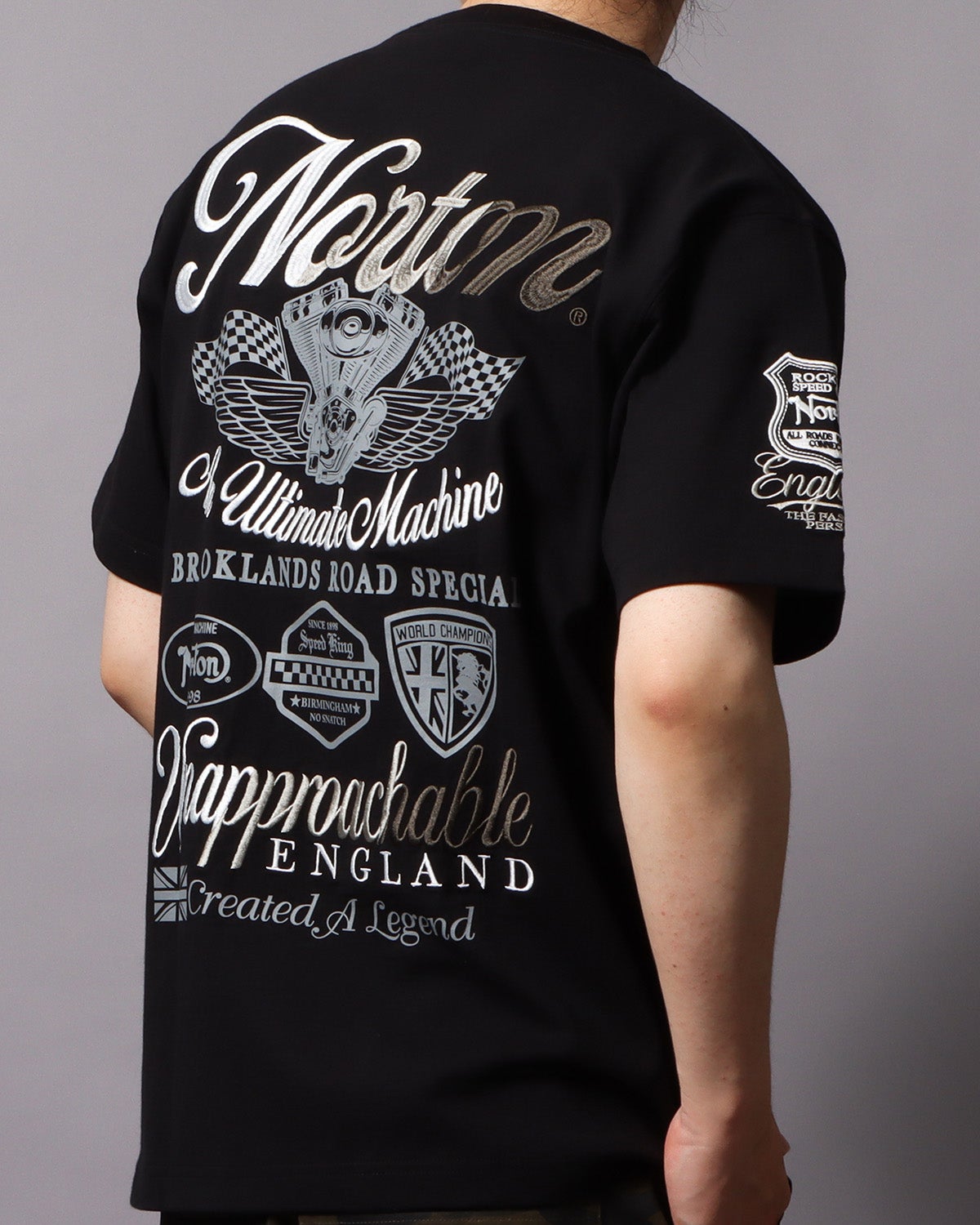 ブラック：178cm/75kg(Lサイズ着用)