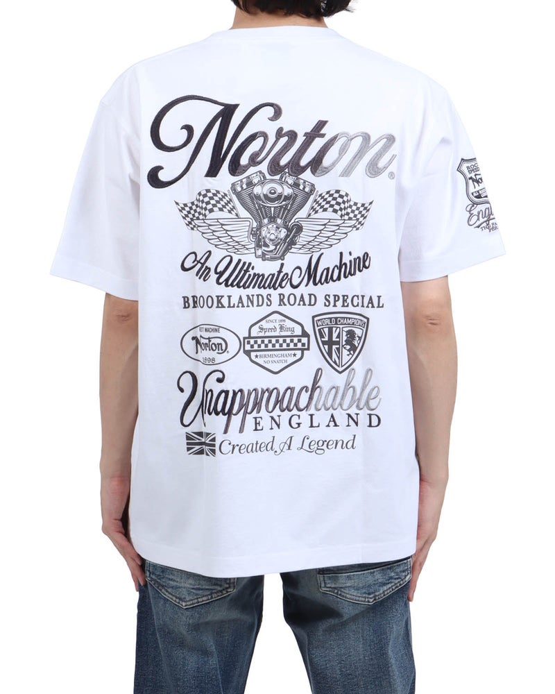 ホワイト：173cm63kg(Lサイズ着用)