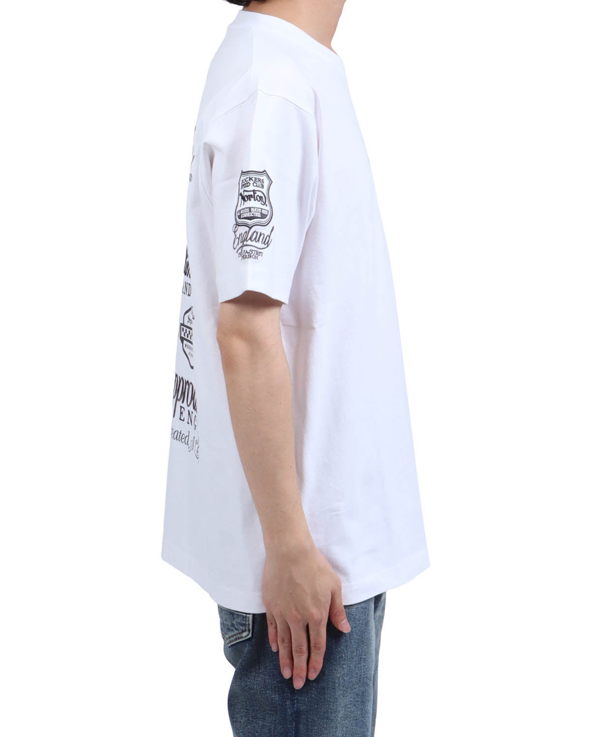 ホワイト：173cm63kg(Lサイズ着用)