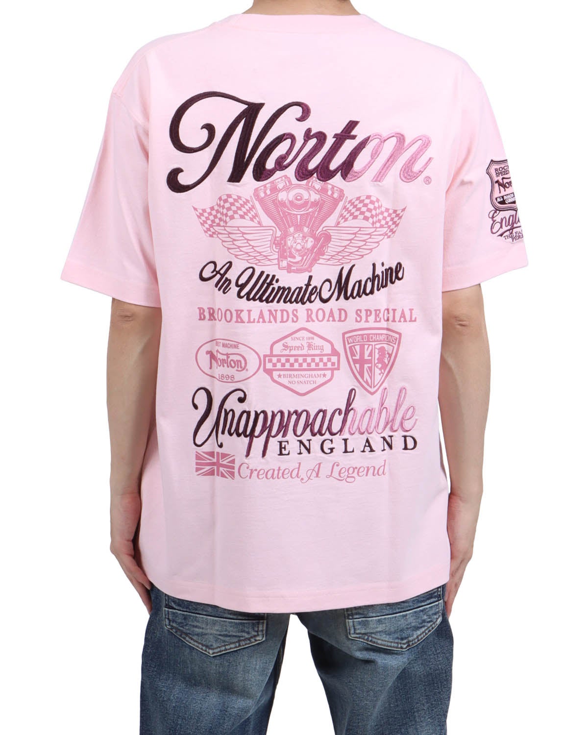 ベビーピンク：173cm63kg(Lサイズ着用)