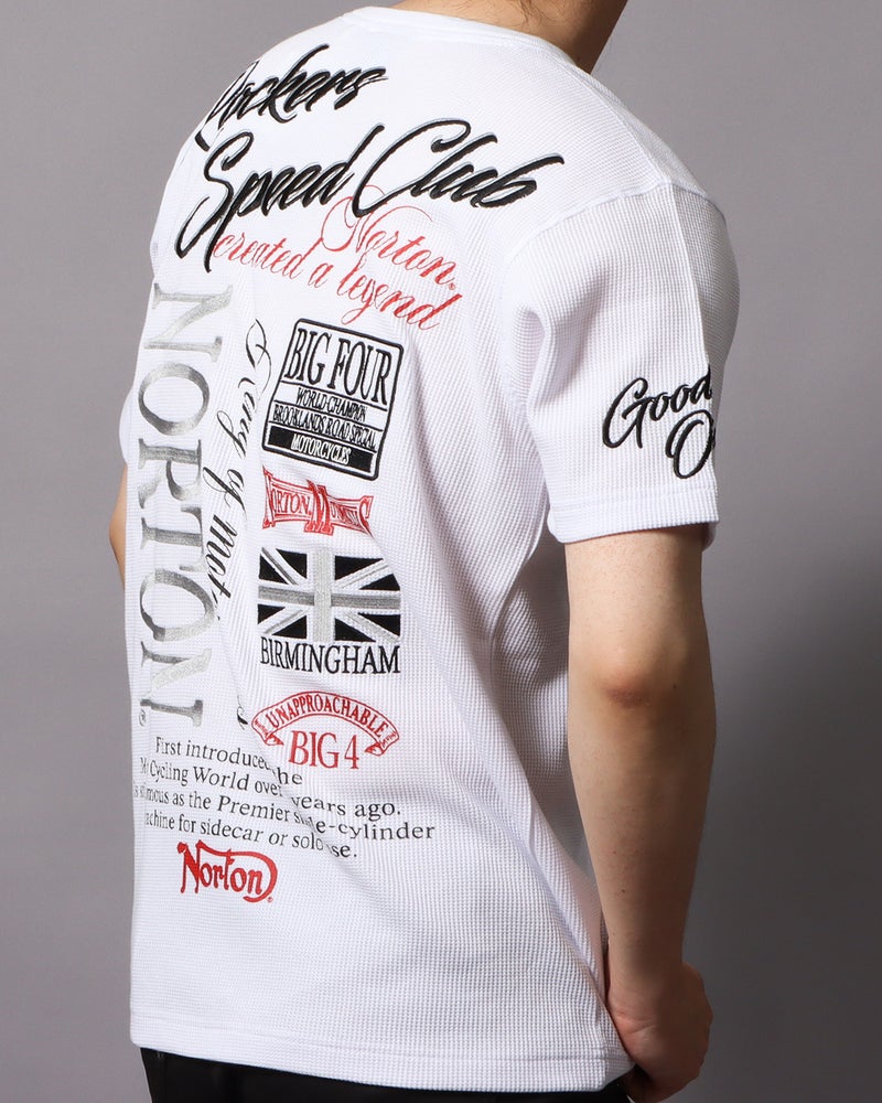 ホワイト：178cm/75kg(Lサイズ着用)