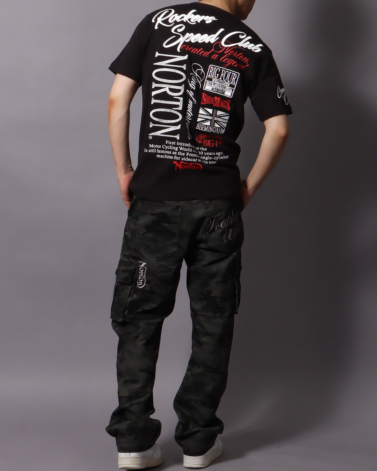 ブラック：178cm/75kg(Lサイズ着用)